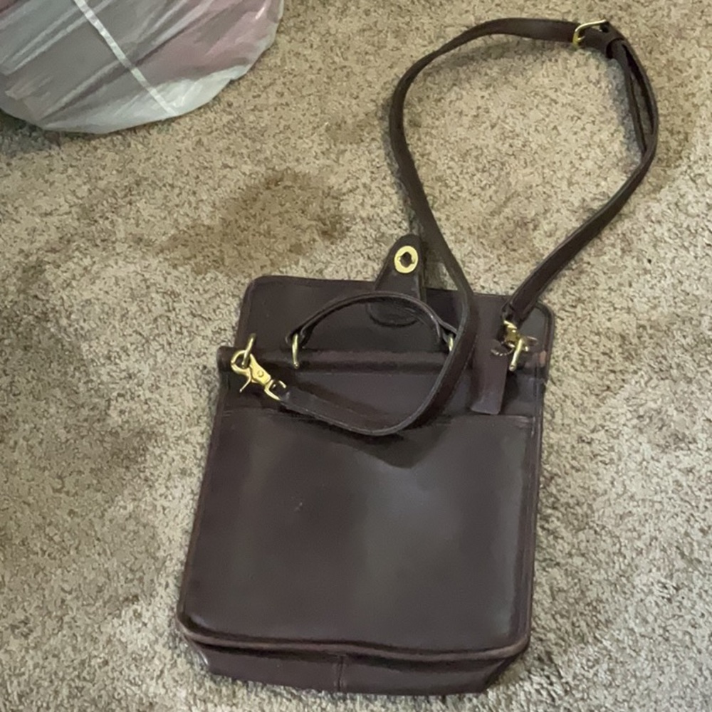 Classic Coach Brown Leather Men's Bag - Picture 5 of 6